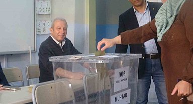 Çankırı'da vatandaşlar muhtar seçmek için sandık başına gitti