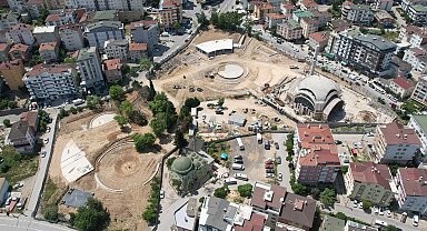 Çayırova Kent Meydanı'nda çalışmalar sürüyor