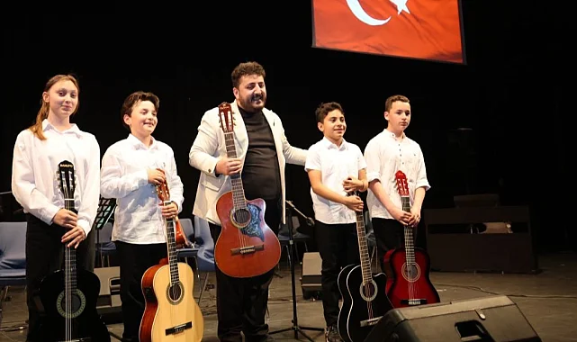 Çayırova'da babalara özel konser