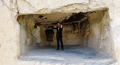 Çemişgezek'in tarihi İn Deliklerinde keman resitali