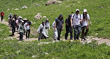Cennet ve Cehennem Vadisi'nde doğa yürüyüşü
