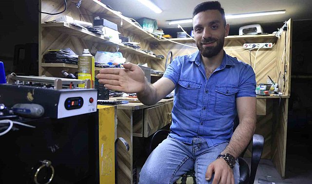 Cep telefonu tamir esnasında bomba gibi patladı
