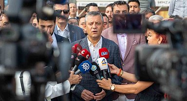 CHP Genel Başkanı Özel bayram namazını Manisa'da kıldı
