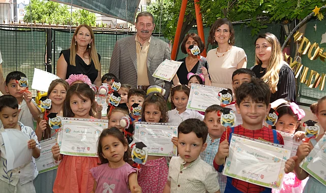 Çocuk Oyun Evi'nde dönemin yıldızları mezun oldu