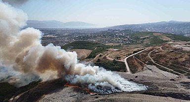 Çöp döküm sahasında yangına müdahale sürüyor