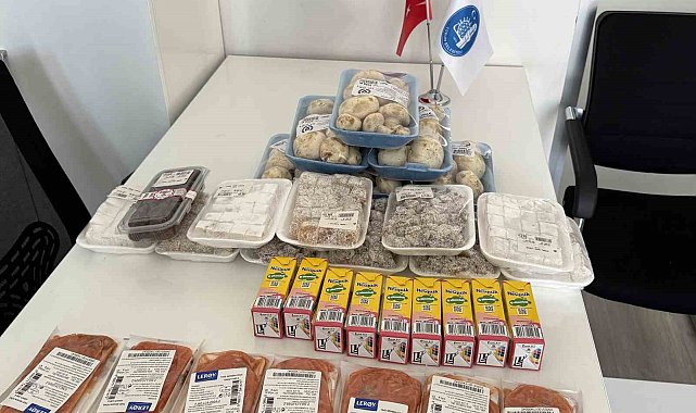 Çorum Belediyesi ekiplerinden marketlere sıkı denetim