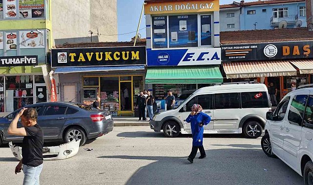 Çorum'da 3 aracın karıştığı kaza kamerada