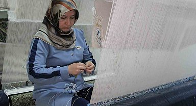 Çorumlu kadınlar ipeği sanata dönüştürüyor, aile bütçesine katkı sağlıyor