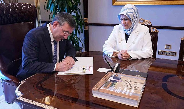Cumhurbaşkanı Yardımcısı Yılmaz kurban vekaletini Türk Kızılay'a verdi