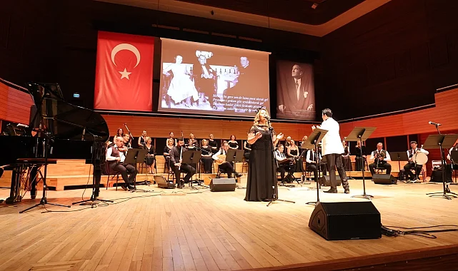 "Cumhuriyetin Divası" Müzeyyen Senar konserle anıldı