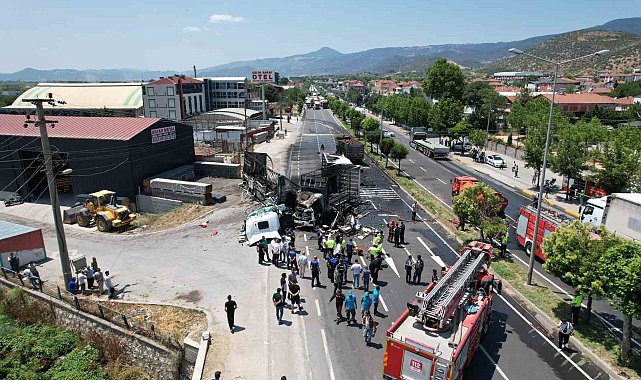 D-650'de kontrolden çıkan tır karşı şeride geçerek faciaya yol açtı: 1 ölü, 2 yaralı