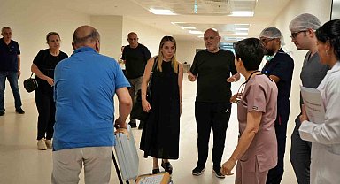 Darp sonucu hayatını kaybeden oğlunun bağışlanan kalbini, dua ederek uğurladı