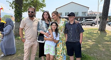 Demet Akalın'dan minik hayranına jest