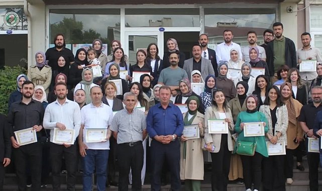 Demirözü'nde 63 eğitimciye başarı belgesi verildi