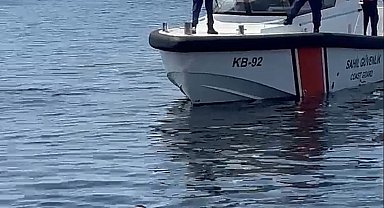 Denize düşen genç hastanede yaşam mücadelesi veriyor