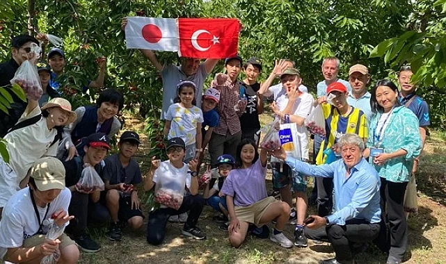 Denizli Büyükşehir'in kültür köprüsü kirazla kuruldu