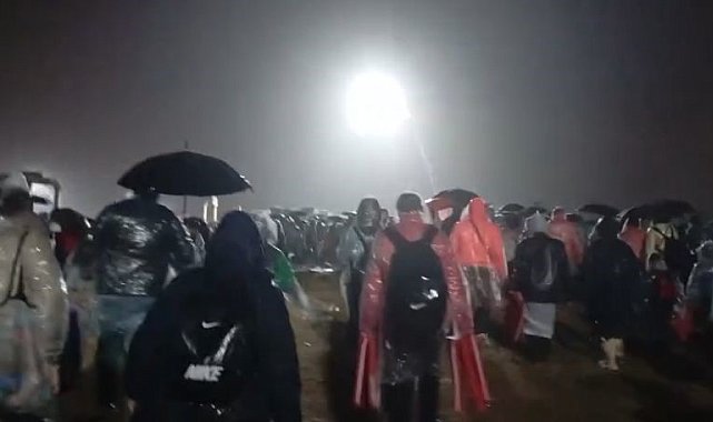 Denizli Büyükşehre konser tepkisi; "Çalgıyı da beceremediniz, milyonlar çöpe gitti"