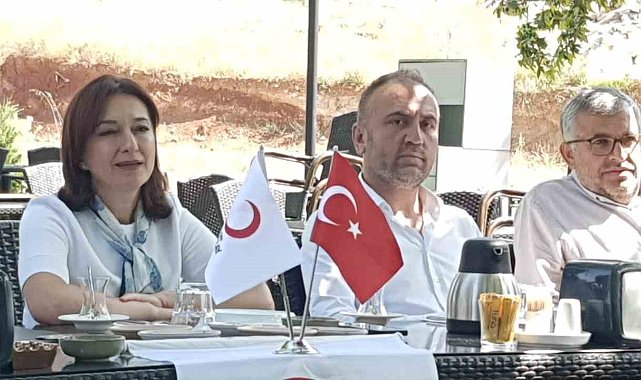 Denizli'de Kızılay üyeleri 157 yaş etkinliğinde buluştu