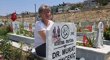 Deprem mezarlığında hüzünlü arefe