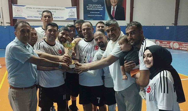 Develi'de voleybol coşkusu