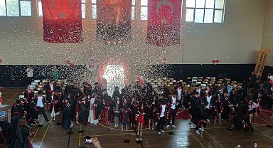 Devrek Hamidiye Anadolu lisesinden mezuniyet töreni