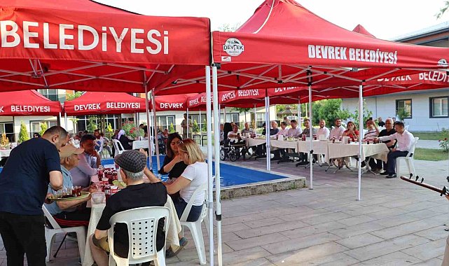 Devrek Kaymakamı Evlice, huzurevi sakinleriyle vedalaştı