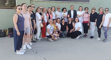 Devrek'te öğretmene teşekkür plaketi