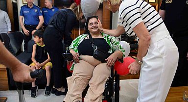 Devriyede gördükleri Zozan'a bayram sürprizi: Hayalini kurduğu akülü sandalye gerçek oldu