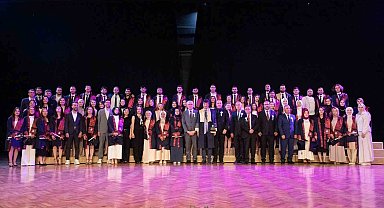 Diş Hekimliği Fakültesi mezuniyet töreni yapıldı