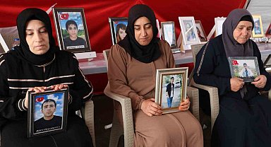 Diyarbakır anneleri kavurucu sıcaklara rağmen evlat nöbetine devam ediyor