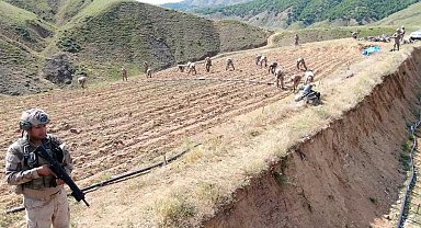 Diyarbakır'da yaklaşık 160 milyar 650 milyon TL olan 319 tonluk uyuşturucu maddenin topluma sunulmasının önüne geçildi