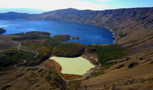 Doğanın saklı harikası Nemrut Krateri ziyaretçilerini mest ediyor