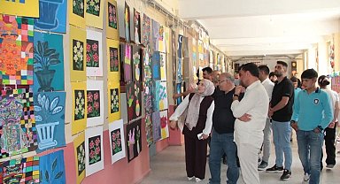 Doğubayazıt'ta öğrencilerin sanat yolculuğu sergiyle taçlandı