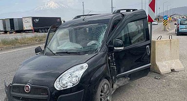 Doğubayazıt'ta trafik kazası 3 kişi hafif yaralandı