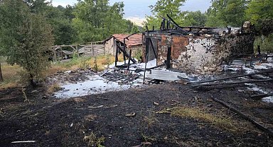 Domaniç'te baraka yangını korkuttu