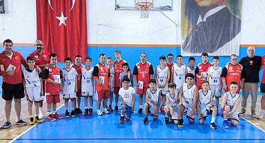 Down Sendromlular Basketbol Milli Takımı'ndan şampiyona ziyaret