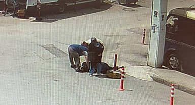 Dubaya takılıp düşerek yaralanan kadın kamerada