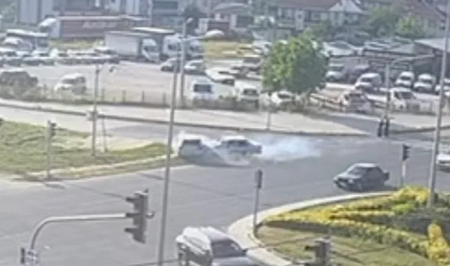 Düzce'de ışıklı kavşakta kaza