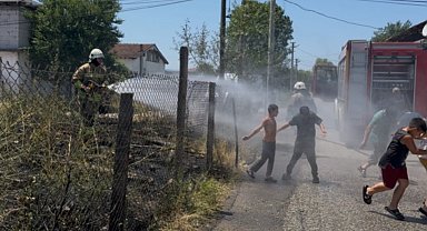 Düzce'de korkutan yangın! Alevler bahçede başladı