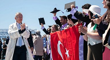 EBYÜ'de mezuniyet coşkusu yaşandı