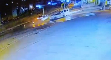 Edirne'de 4 aracın karıştığı zincirleme kaza kamerada