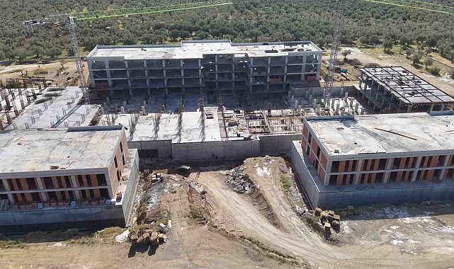 Edremit'te 300 yataklı yeni devlet hastanesi inşaatı yükseliyor