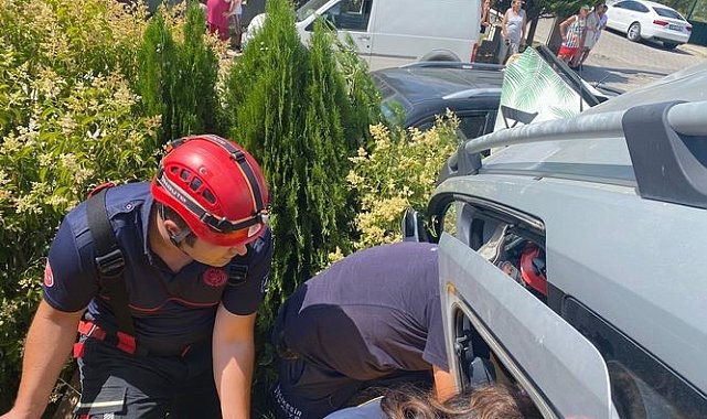 Edremit'te park halindeki araca çarptı, çukura düştü: 1 yaralı