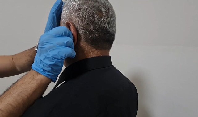 Ehliyet sınavında kopya düzeneğiyle yakalandılar