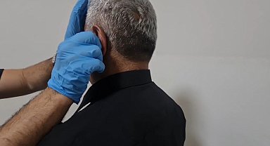 Ehliyet sınavında kopya düzeneğiyle yakalandılar