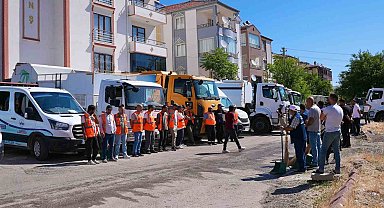 Elazığ Belediyesi, kentin dört bir yanında temizlik çalışmasına devam ediyor