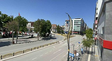 Elazığ'da cadde ve sokaklar boş kaldı