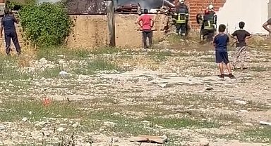 Elazığ'da odunluk yangını söndürüldü