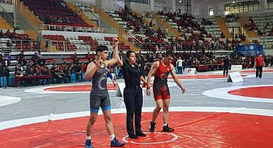 Elazığlı minik güreşçiler Türkiye şampiyonasına damga vurdu