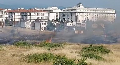 Elektrik tellerine kuş çarpınca yangın çıktı